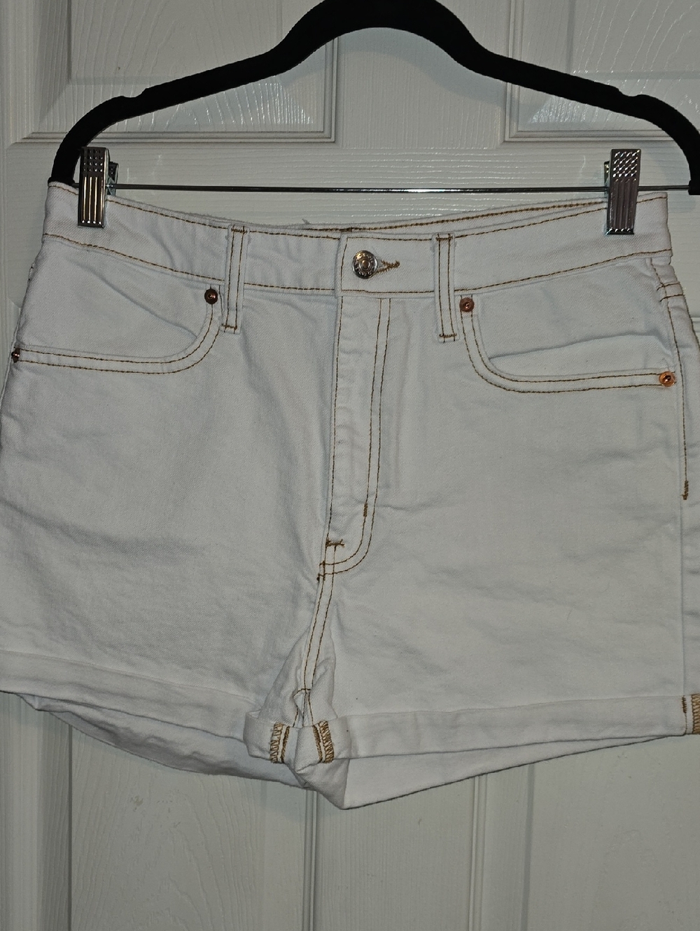 NWOT wild fable White Denim Shorts with Contrast Stitching